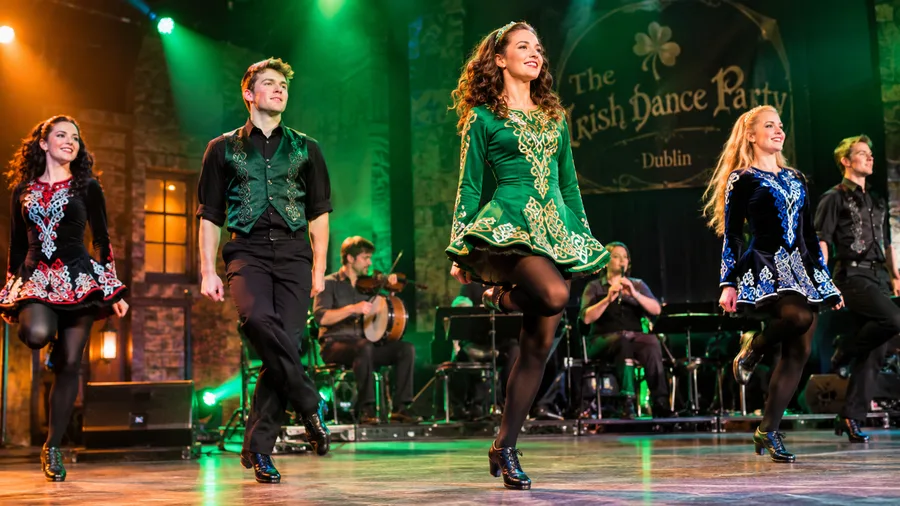 Impreza irlandzkich tańców w Dublinie: Interaktywne pokazy i muzyka na żywo